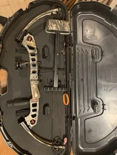 G2Jennings Archery Buckmaster Compound Bow With Approx 13 Arrows Need Fletching