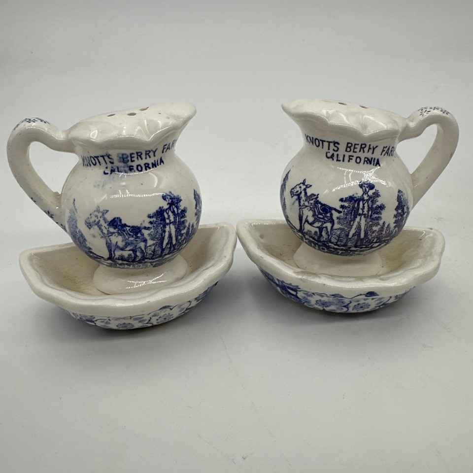 VINTAGE Knott’s Berry Farm CA PITCHER & BOWL Half SALT & PEPPER SHAKERS ...