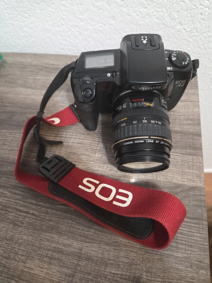 Cámara fotográfica Canon EOS A2 35 mm SLR con objetivo zoom Canon EF 28-105 MM Foto 3 de 4