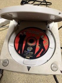 Sega Dreamcast Console with Box, 1Controller, Light Gun, and 1 game 