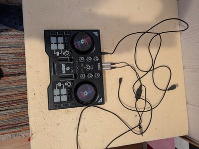 DJ-Controller   Hercules DJControl Inpulse P8.
