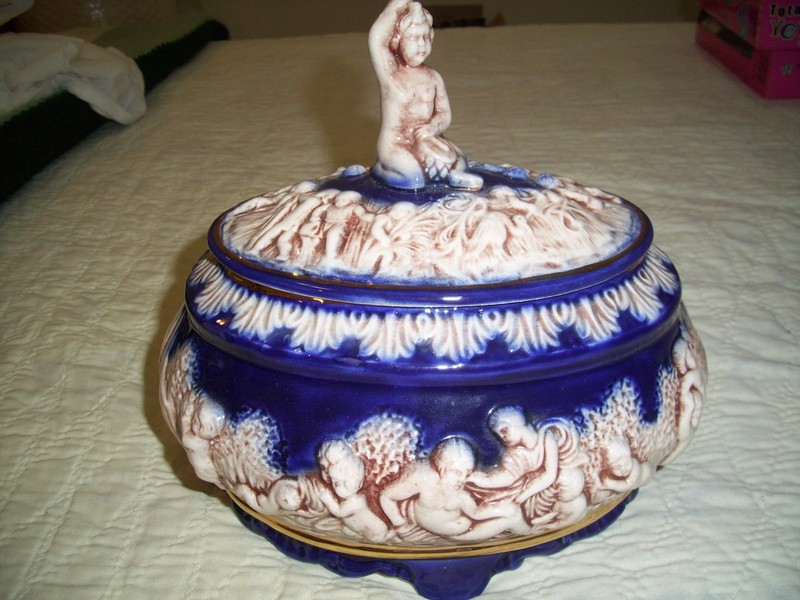 COLBALT BLUE SOUP TUREEN/COVERED CASSEROLE DISH  MADE IN ITALY    FREE SHIPPING