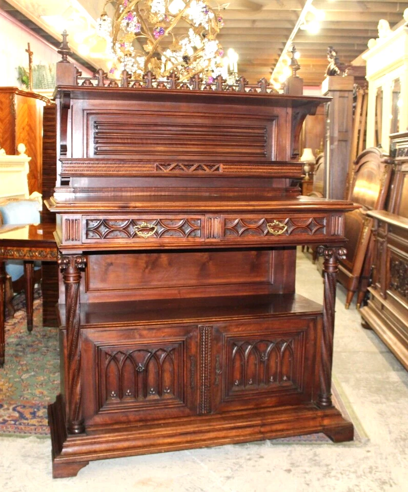 Servidor francés antiguo gótico de nogal | Armario aparador tallado siglo XIX Foto 3 de 4