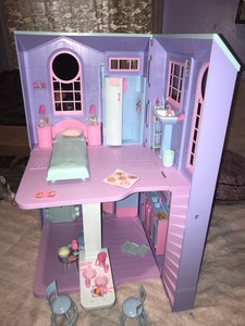 barbie talking townhouse