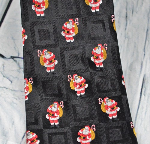 Holiday Traditions Hallmark Mens Necktie Santa Black Christmas 3.5"X60" Neckwear - Picture 2 of 8