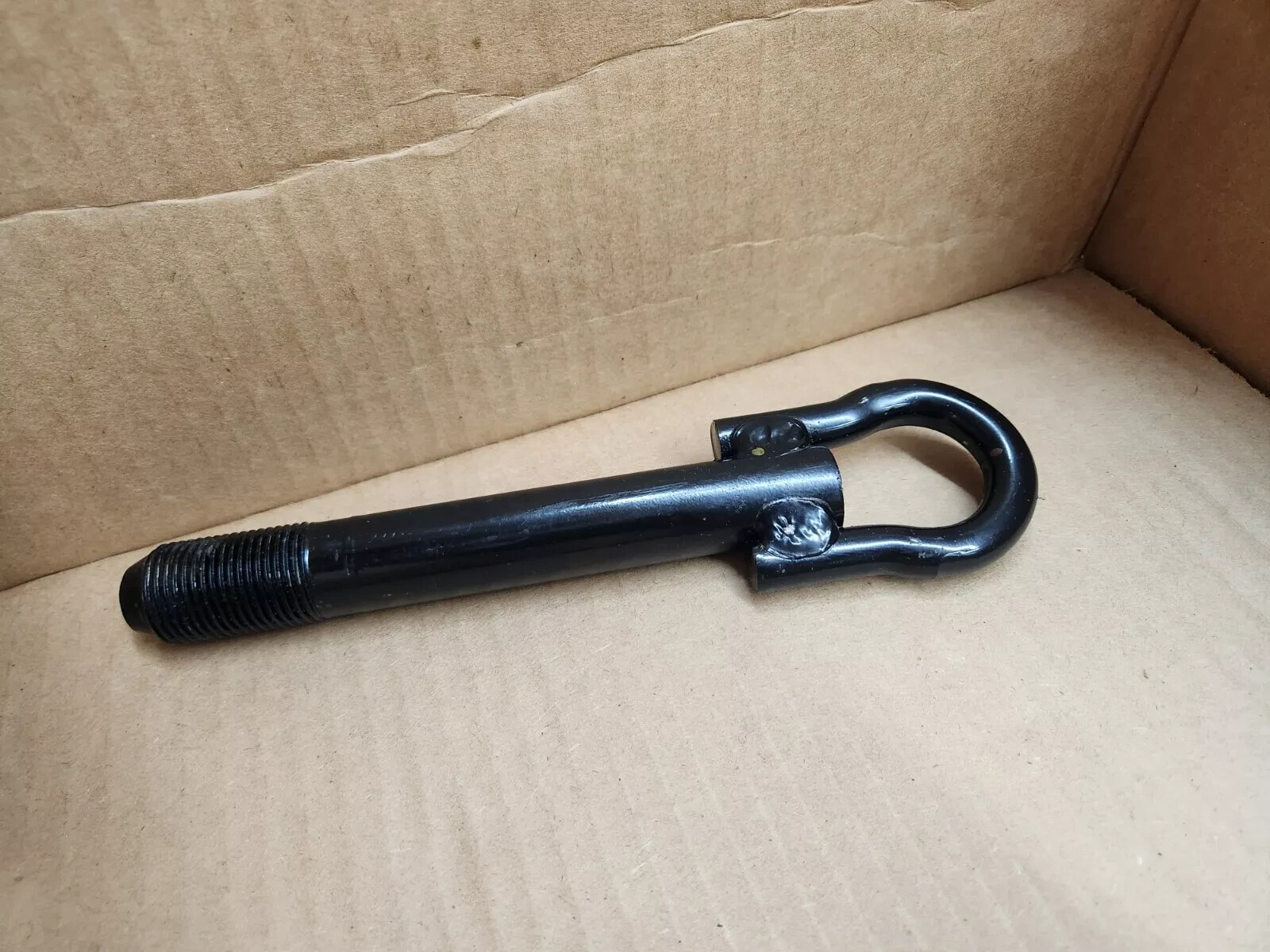 2004-2009 Toyota Prius Tow Hook Recovery Eye Screw for Towing