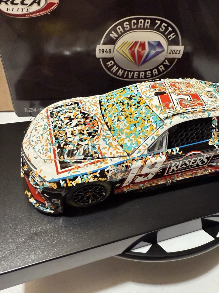 Martin Truex Jr. ELITE #19 Reser’s New Hampshire 2023 FINAL WIN 1/24 Diecast - Image 4 of 4