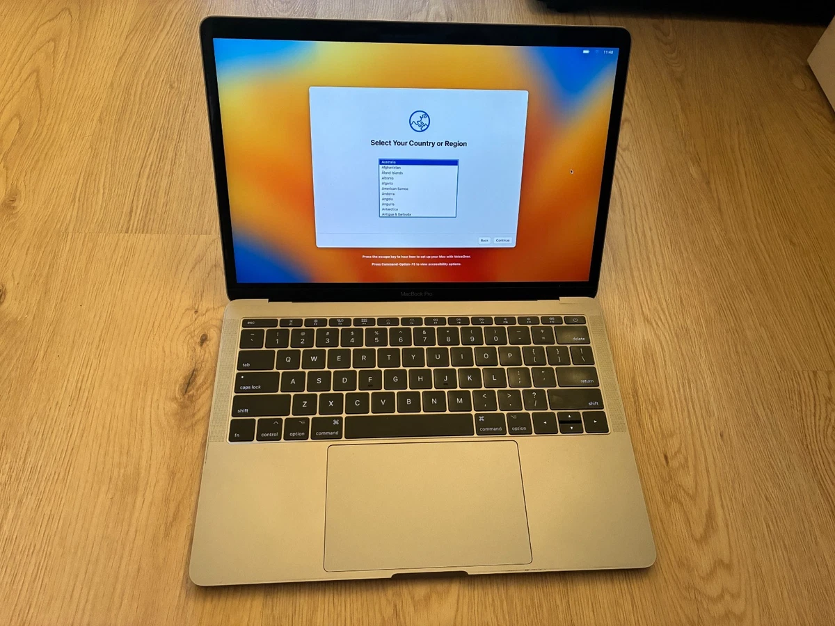 MacBook Pro macOS 10.12, Sierra Apple 13-13.9 in Screen for sale