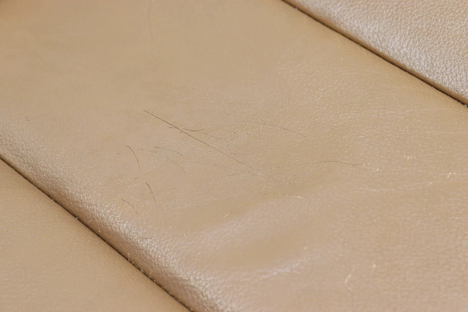 AUDI S6 2007-2008 - Cojín de cuero inferior delantero derecho 4F5881406H Foto 2 de 4