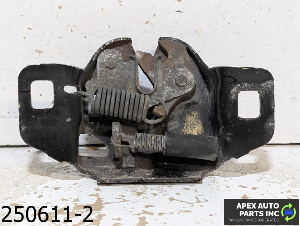 Actuador de liberación de pestillo de bloqueo de capó delantero OEM 2009-2014 Volkswagen Routan 3,6 L Foto 4 de 4