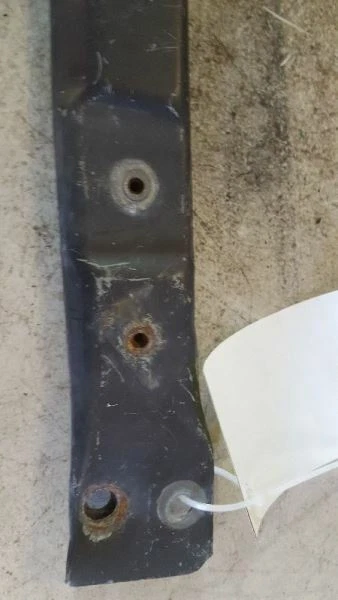 Soporte radiador barra amarre superior Chevrolet Trailblazer ENVOY Foto 4 de 4