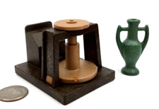 Playmobil Pottery Potter's Wheel & Vase Medieval Americana Castle Miniature V19