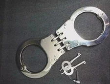 HANDCUFFS ARE MADE HIGH QUALITY CARBON STEEL HANDCUFFS PROFESSIONAL