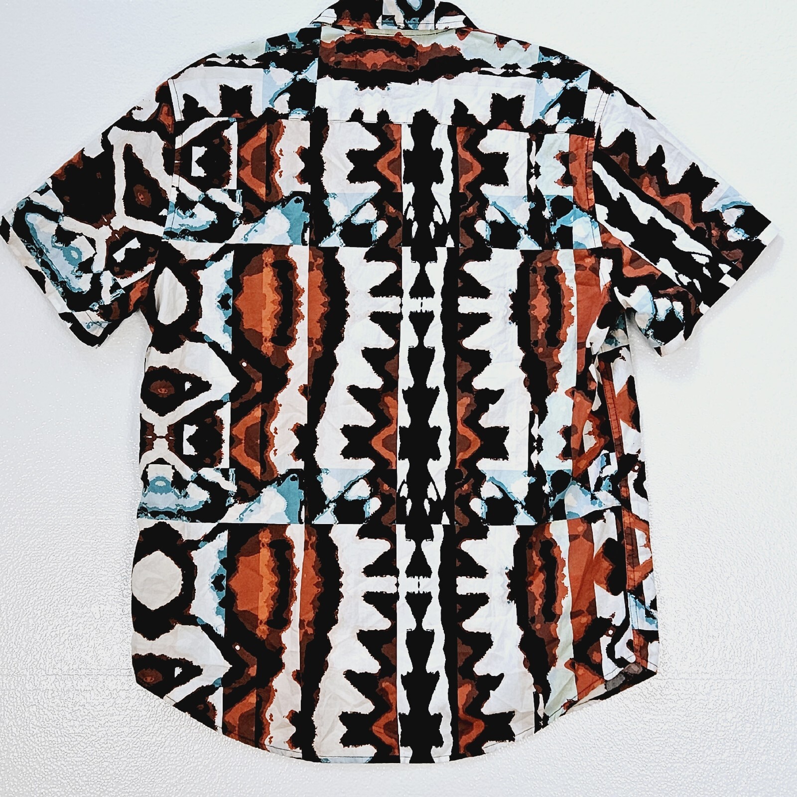 Zipcode Abstract Art Mens Button Down Short Sleev… - image 4