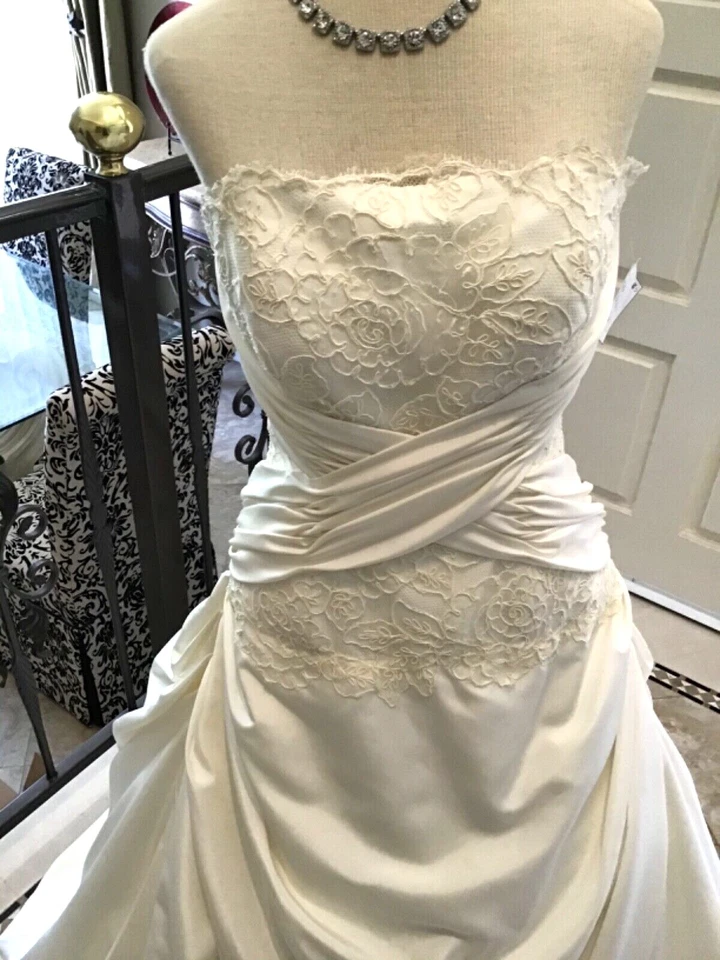 Paloma Blanca Wedding Dress  size 12 Sample dress - Image 2 of 4