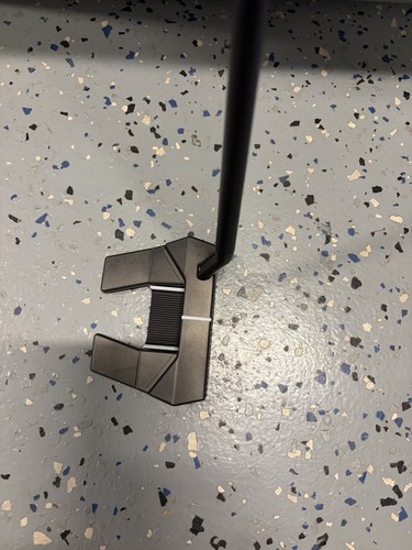 Titleist Scotty Cameron Phantom Black 5.5 Putter 35 Inches Excellent