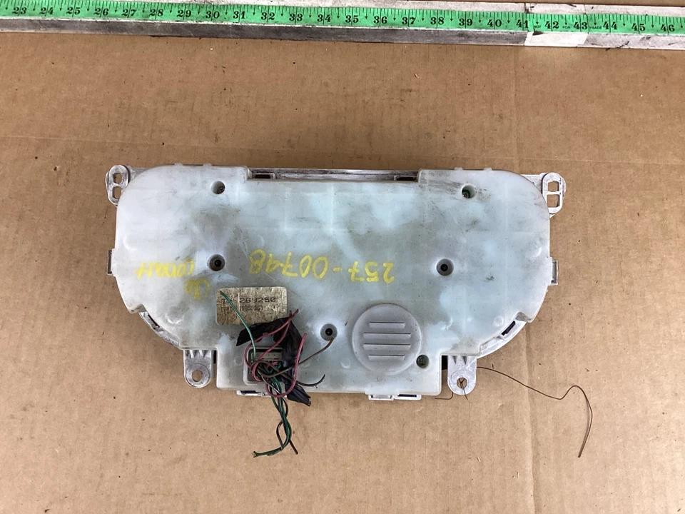 2005 - 2010 Chevrolet Cobalt Speedometer Instrument Cluster - Image 3 of 4