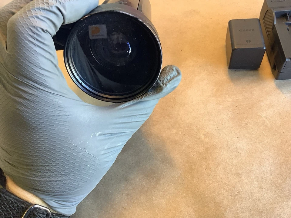 Canon HF R800 Vixia Camcorder And Charger  Black Working Read - Image 4 of 4