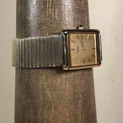 Vintage Seiko Men 6020-5050 Tank Gold Expansion Band Quartz 25mm