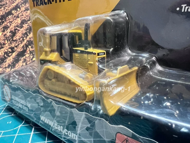 CAT1: 87 Caterpillar D5M Bulldozer Alloy Model - Image 3 of 4
