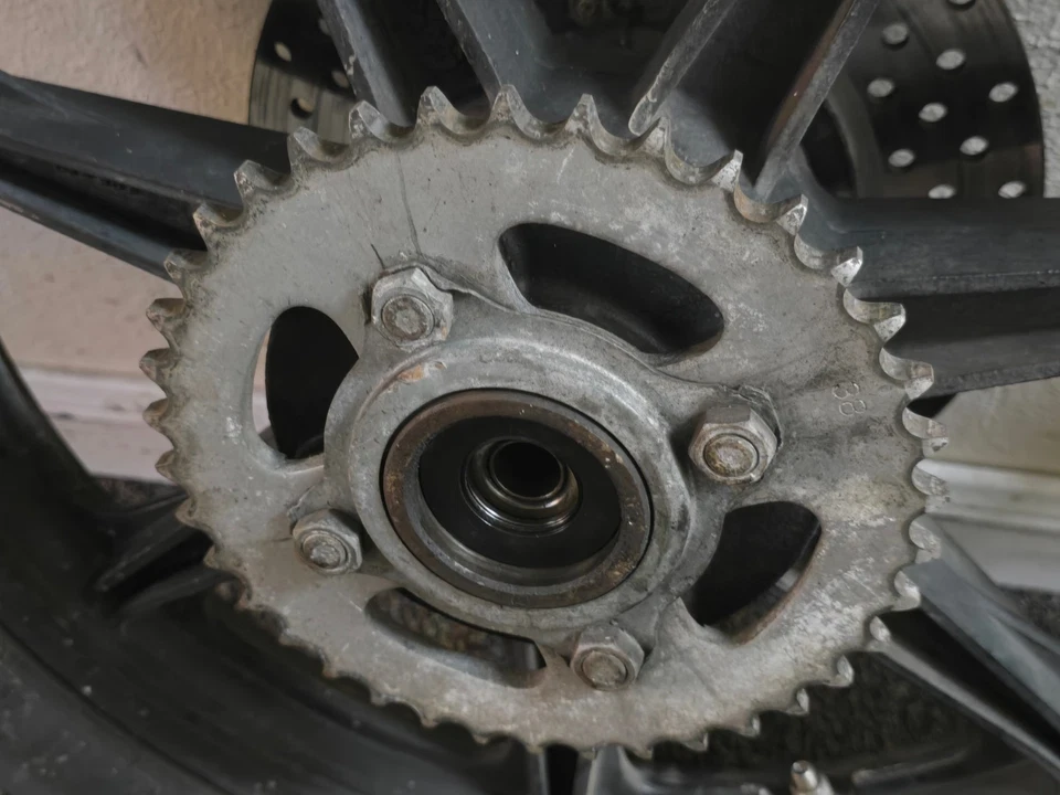 Yamaha RD400C 1976 rueda trasera rotor piñón neumático Metzler RD 400 C Foto 4 de 4