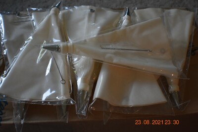 Ateco Plastic Coated Pastry Piping Bags - 12, 10'' With Adapters and Tips (2) 