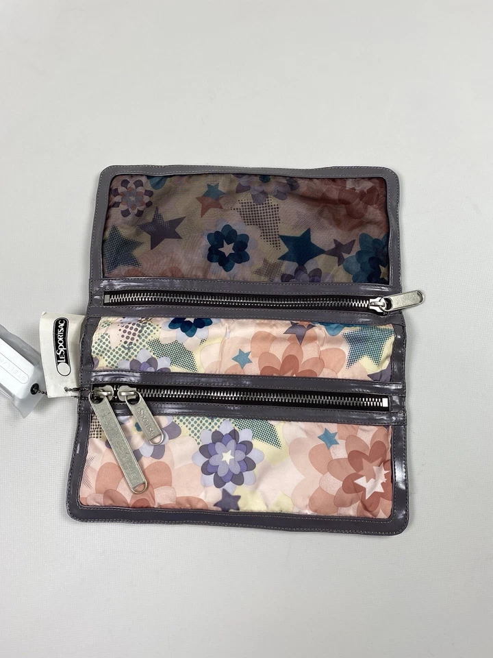 ¡NUEVO CON ETIQUETAS! Bolso clutch Stella McCartney Lesportsac estampado posh para mujer  Foto 3 de 4