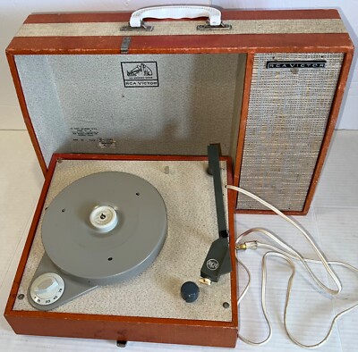 Vintage RCA Victor Record Player 115 volts phonograph made In