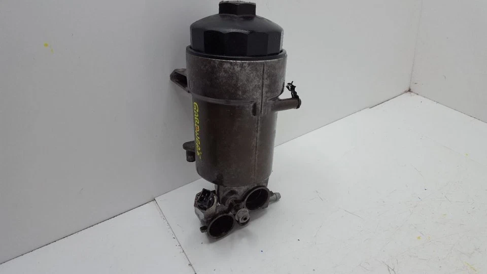 Carcasa adaptador filtro aceite 1995 96 97 98 BMW 740iL Foto 2 de 4