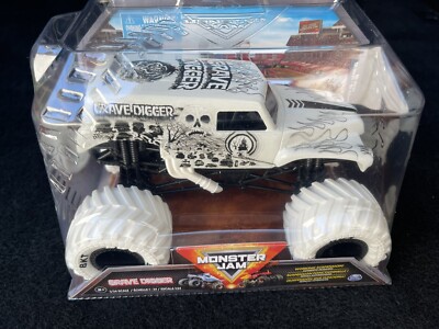 White Grave Digger (2022) Spin Master Monster Jam 1:24 Series 15
