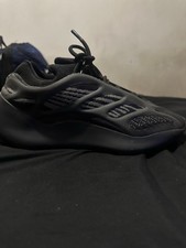 yeezy 700Mens Black Low Top Lace-Up Athletic ...