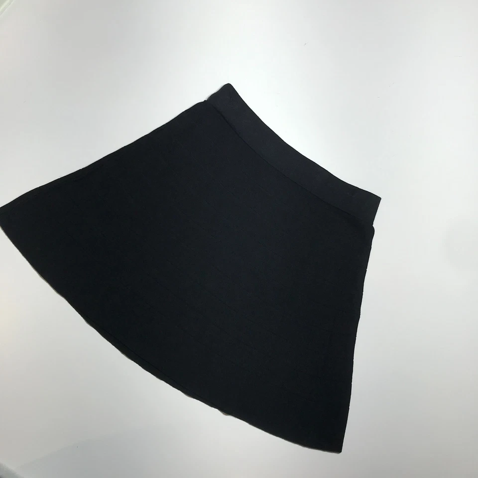 Falda Max Studio para mujer mediana línea A vendaje negra tejida longitud media tiro alto Foto 2 de 4