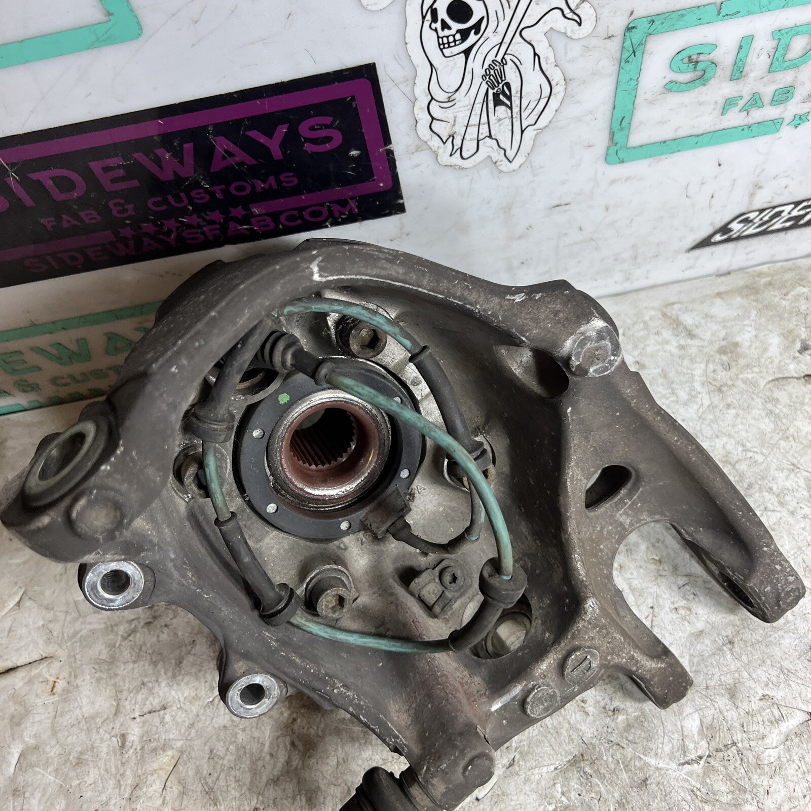 03-08 Maserati Quattroporte Right Rear Suspension Upright Knuckle Spindle M139