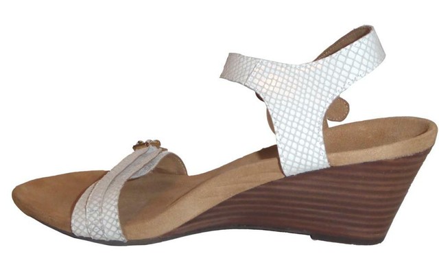 vionic white wedge sandals