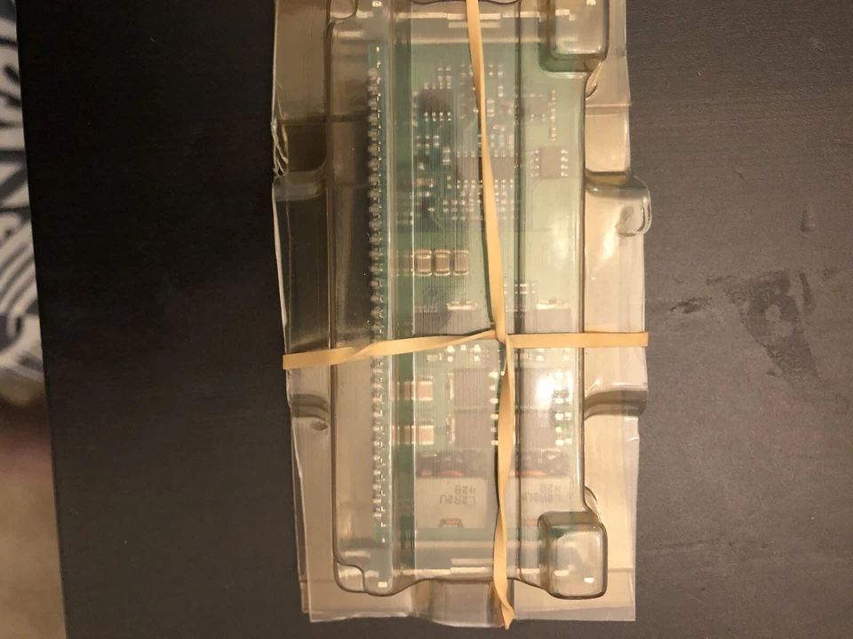 NOS Integrated Switching Regulator Programmable 4.5 to 7.6V - 28 Amps PT8125 - Image 4 of 4