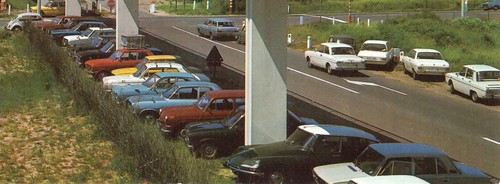 Citroen DS, Renault 10, Ford Taunus AT Bridge to the Beach, Klemskerke, Belgium - Picture 2 of 3