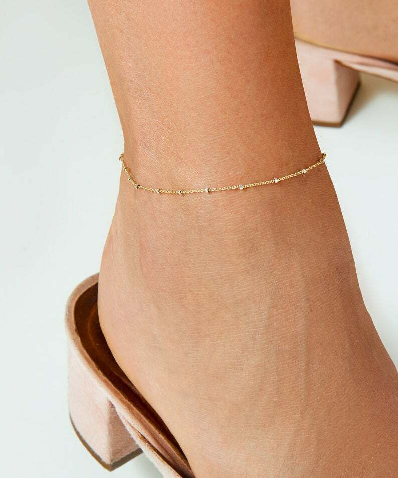 Beautiful Simple Chain Women's Beach Anklets In Pure 14K Yellow