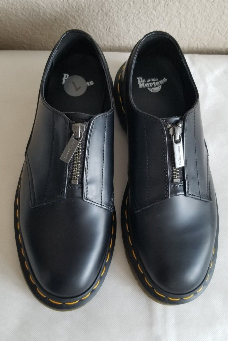 New Dr. Martens cullen smooth shoes. Sz7(38). RT$130 | eBay