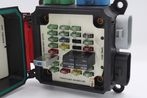Bussman Fuse Panel Freightliner A06-63911-000 I - Picture 7 of 13