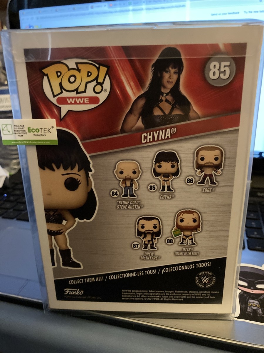 Funko POP! WWE Chyna w/ W Holo 85 w/Pop Protector {FPB13} | eBay
