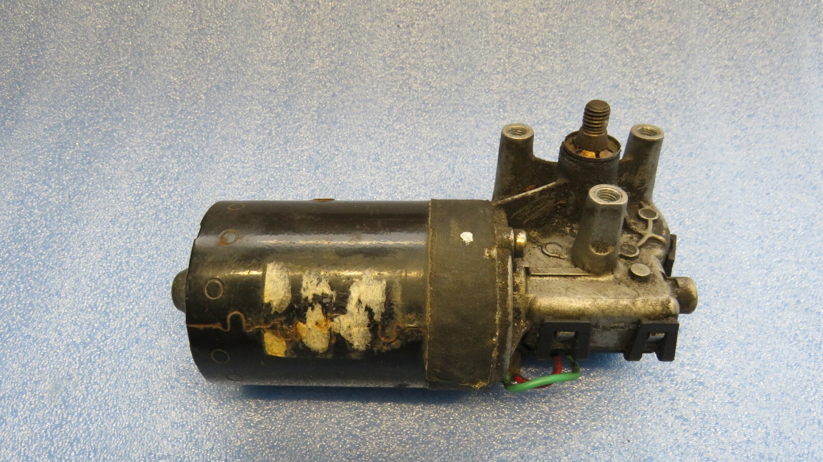 VW / Audi - Scheibenwischer Motor / WIPER MOTOR 8D1955113A BOSCH 