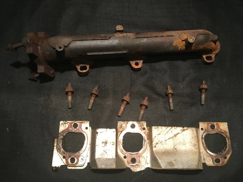 2004-2005 Chevy Impala 3.4L LA1 3400 Front left cylinder head exhaust manifold