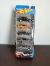 Hot Wheels Fast & Furious 5 Pack Charger Supra Mustang Chevelle Aston Martin