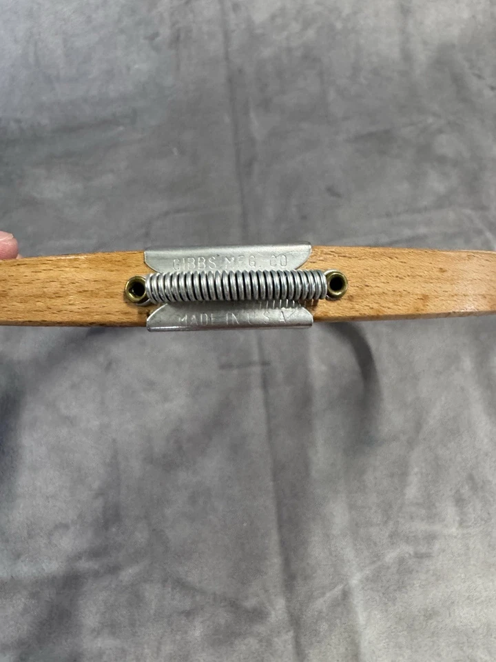 Vintage Gibbs 6" Felt Grip Spring Tension Wood Embroidery Hoop Made In USA  - Image 3 of 3