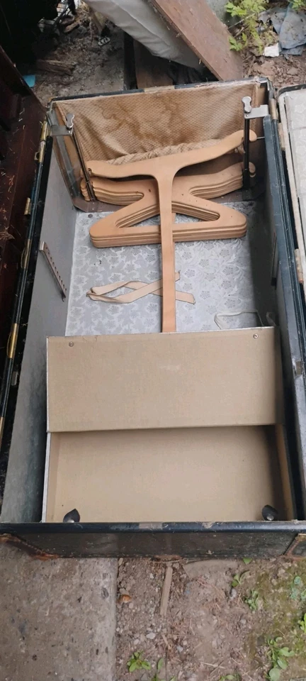 Antique VTG 1923 Henry Likly Standing Wardrobe Steamer Trunk W/ Original Hangers - Image 2 of 4