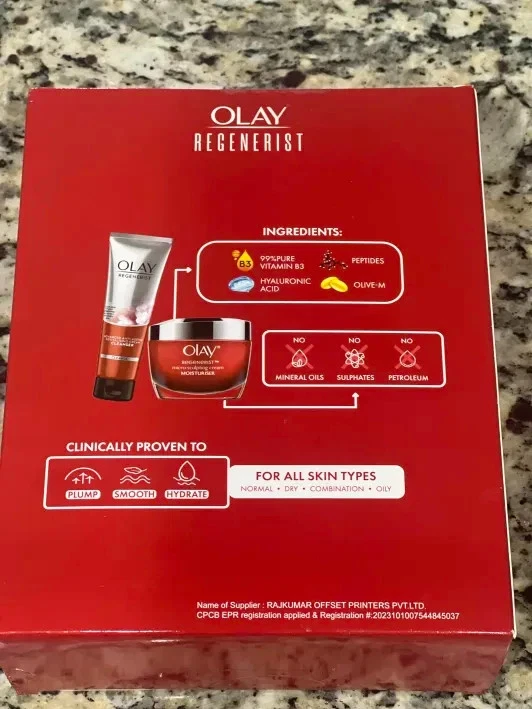 Juego Olay Regenerist / Crema Micro-Esculpidora + Crema Limpiador Revitalizante Foto 2 de 4