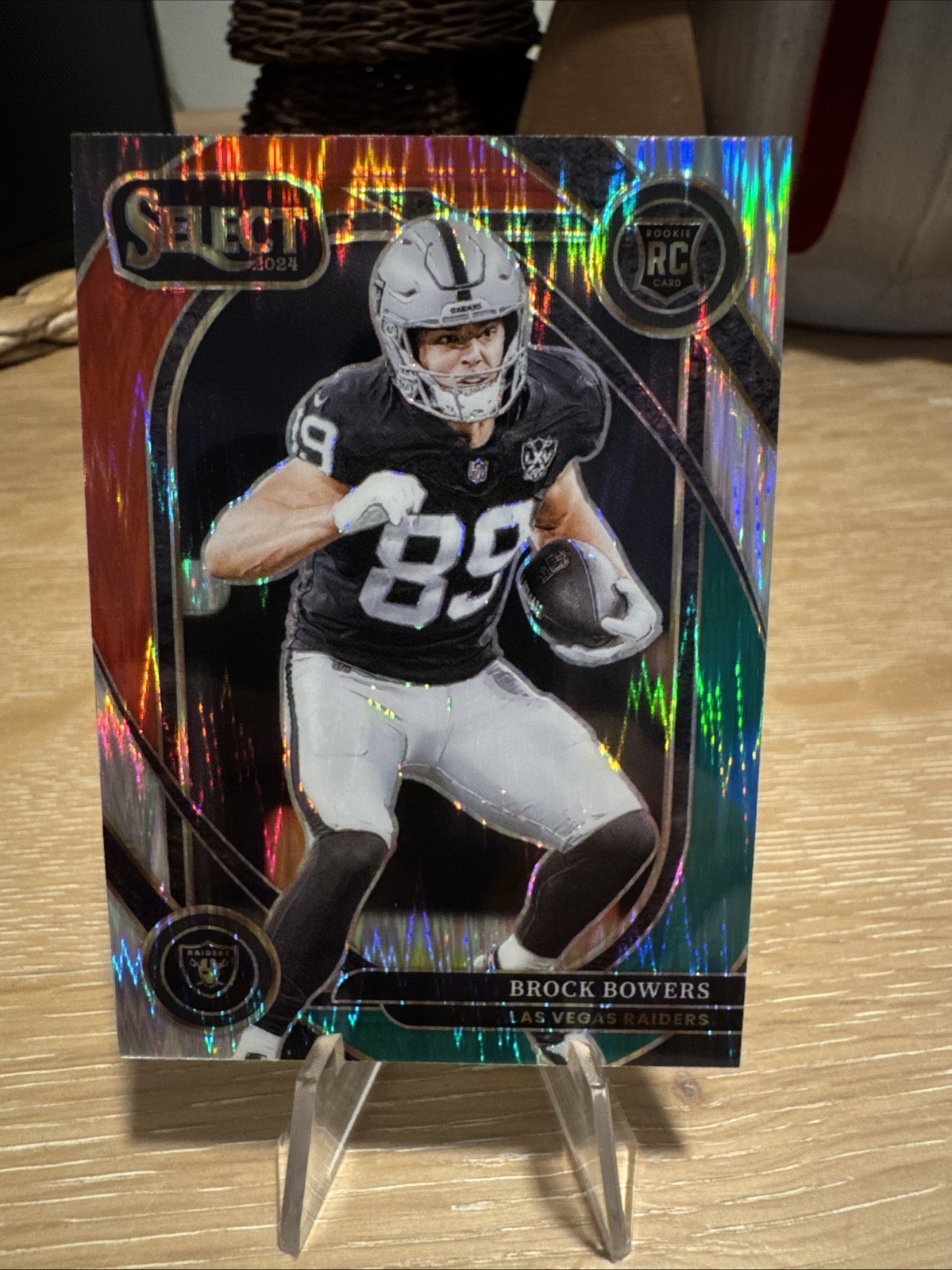 2024 Panini Select - Club Level Brock Bowers #222 Green & Red Shock Prizm (RC)