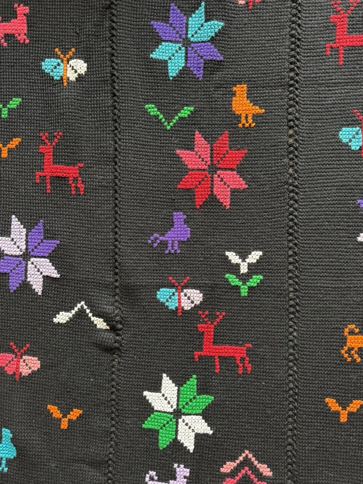 Manta vintage hecha a mano punto de cruz arte popular animal floral boho MCM Foto 3 de 4