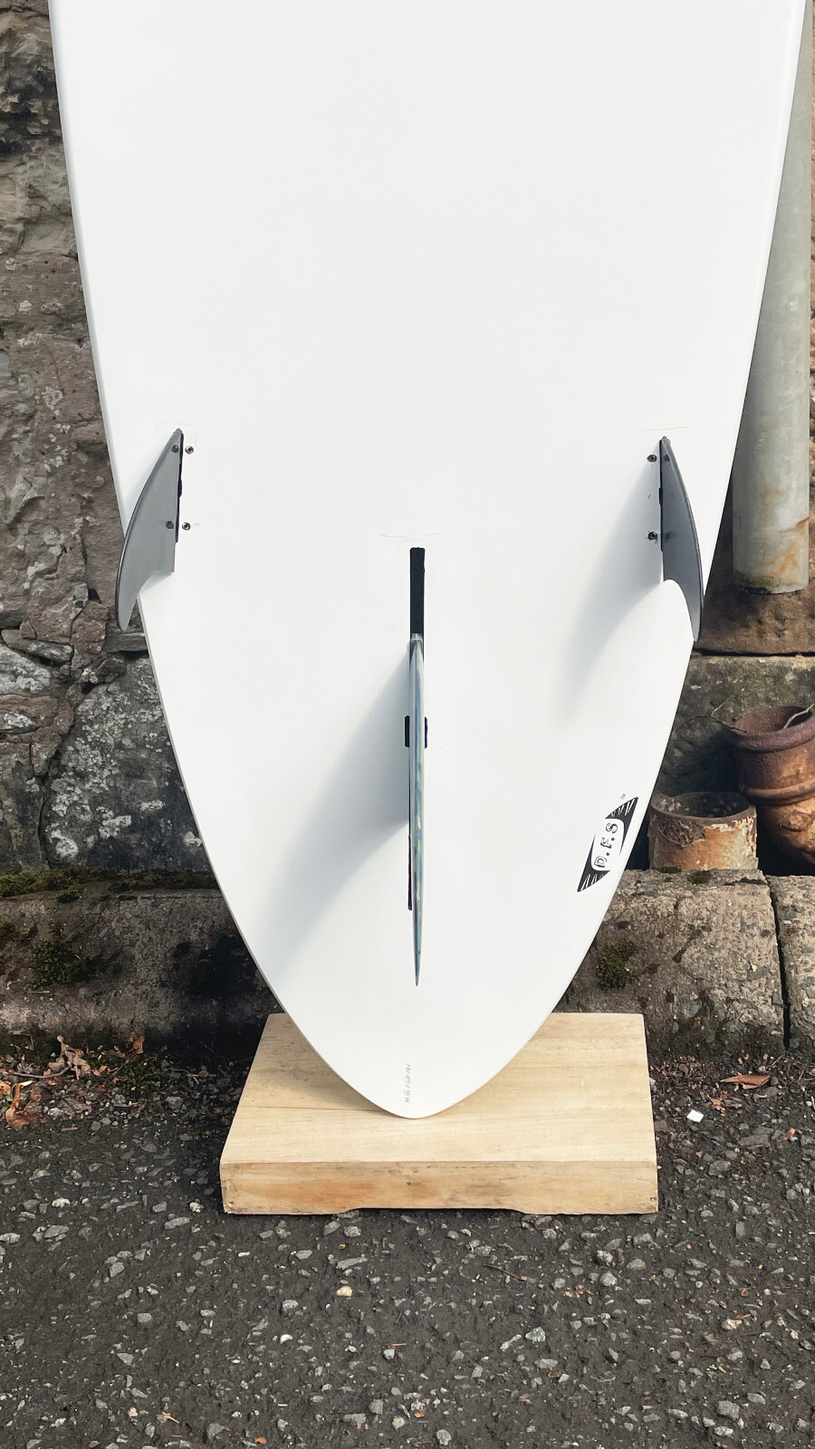 SHIPPING, XBoard Surfboard 7'6, 2+1, single fin, midlength, 53L strong