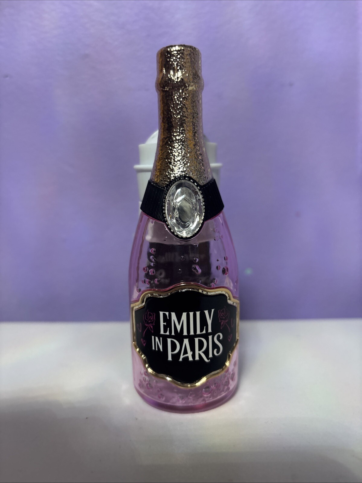 Bath & Body Works X Emily In Paris Champagne Wallflower Plug In